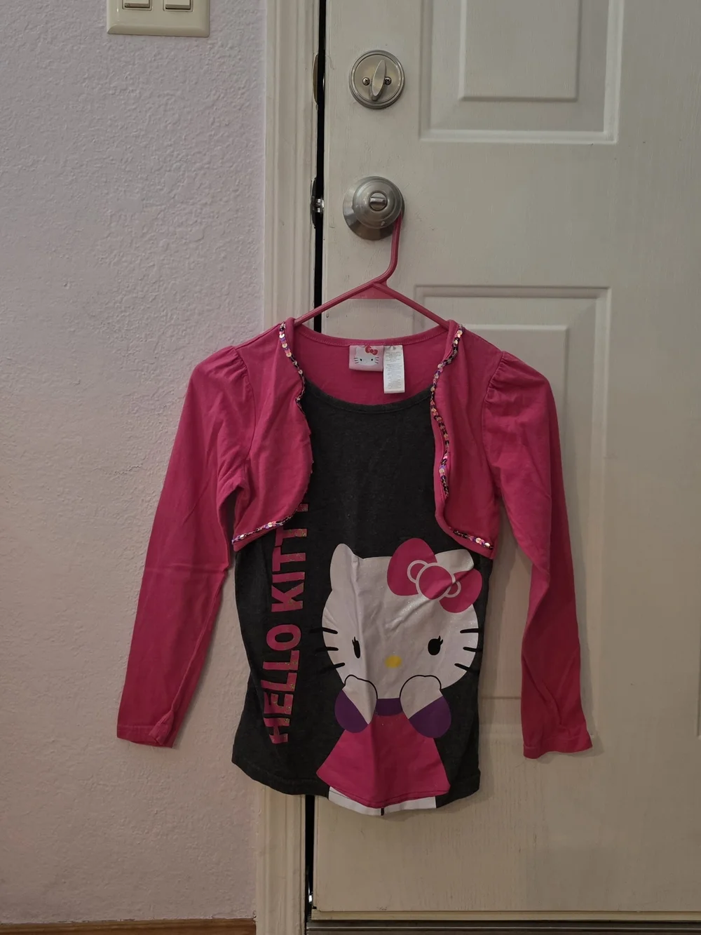 Hello Kitty Girls' 10-12 Pink & Charcoal Graphic Top